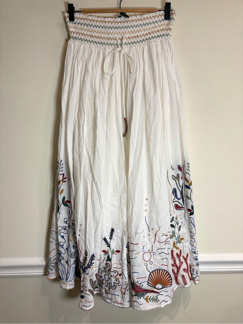 ZARA Mid-Waist Smocked Sea Motif Embroidered Long Skirt Size Large - Picture 7 of 11